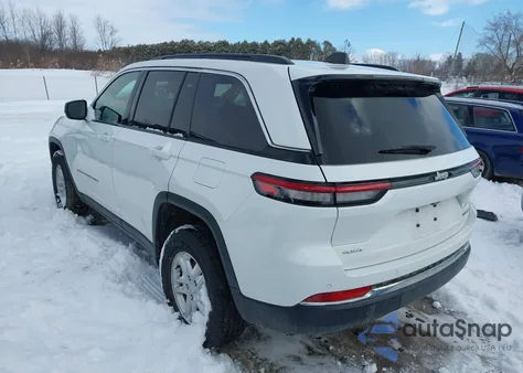 2024 Jeep Grand Cherokee Laredo 4X4 из США, поврежденный, VIN 1C4RJHAG3RC141834